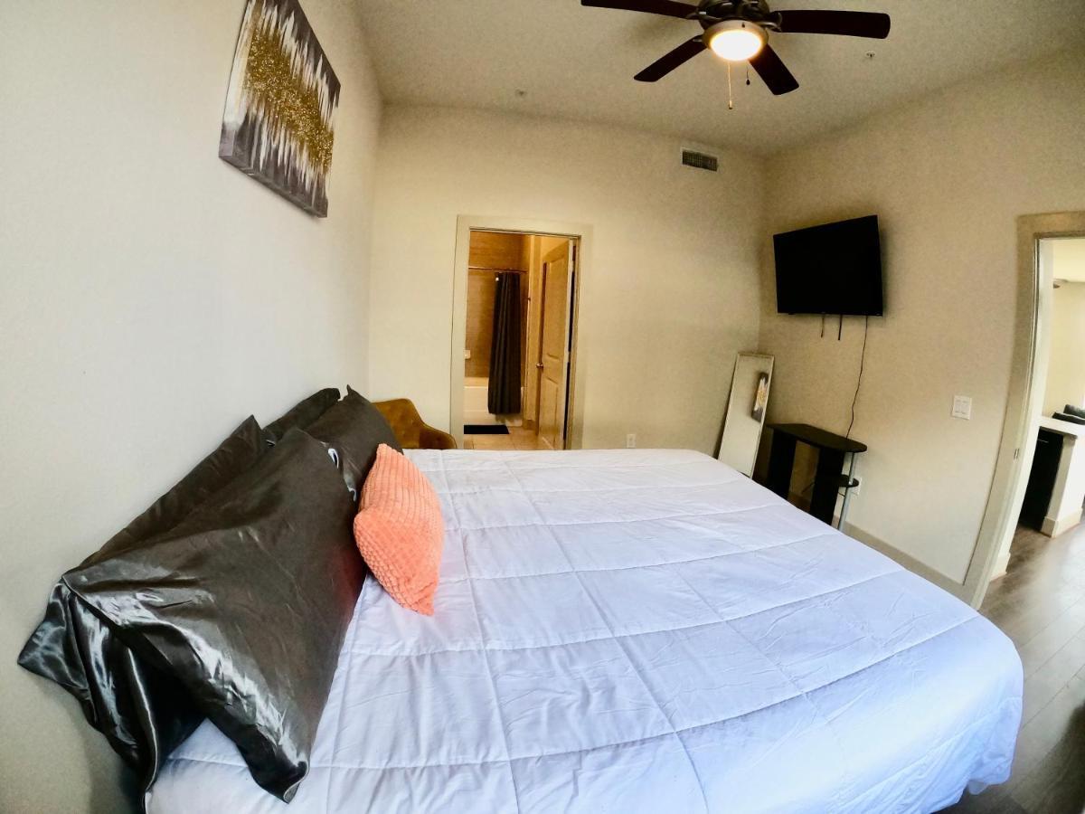 Ferienwohnung 5 Mins To Med Center, Comfy King Beds, Wifi,Gym,Pool Houston Exterior foto